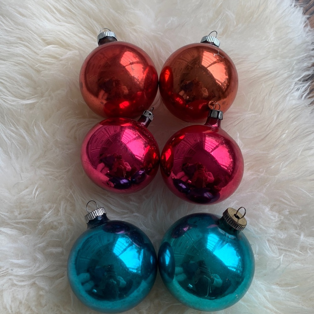 Set of 6 vintage baubles